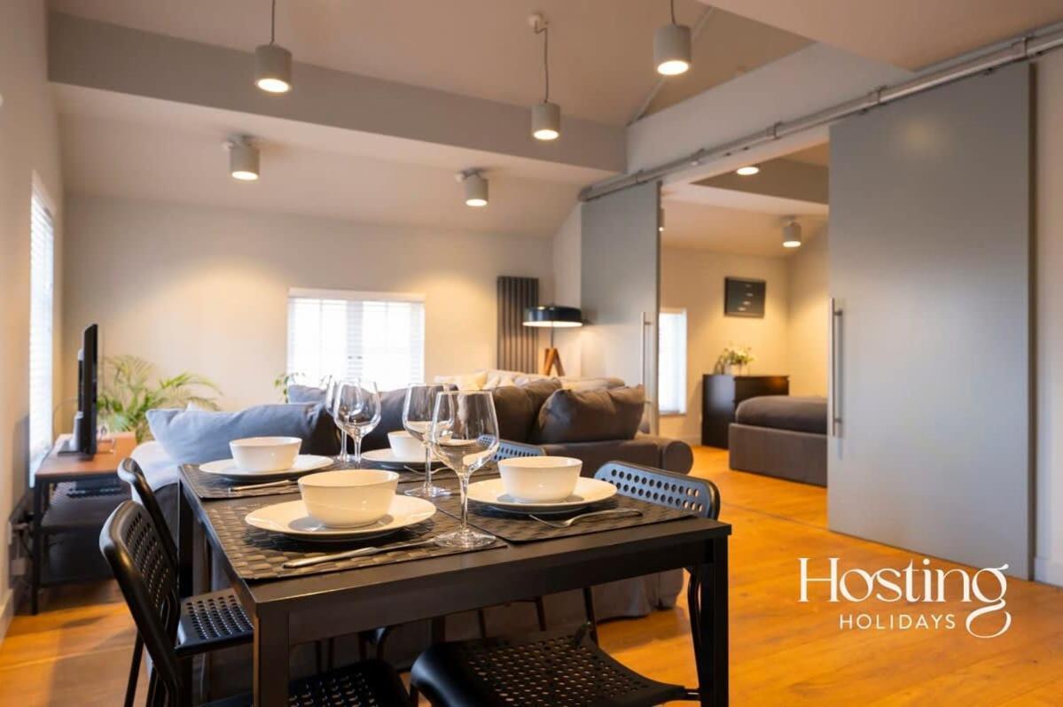 Stylish Luxury Apartment In The Centre Of Henley Екстер'єр фото