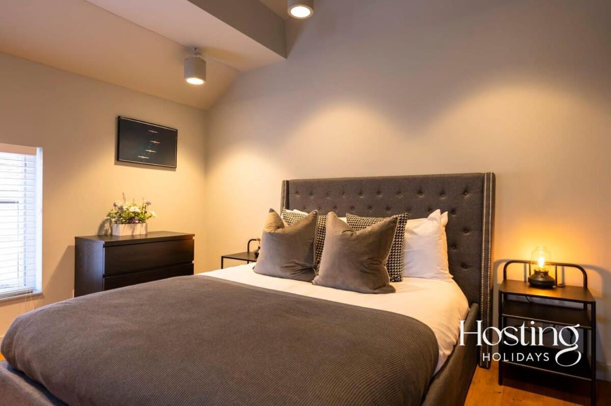 Stylish Luxury Apartment In The Centre Of Henley Екстер'єр фото