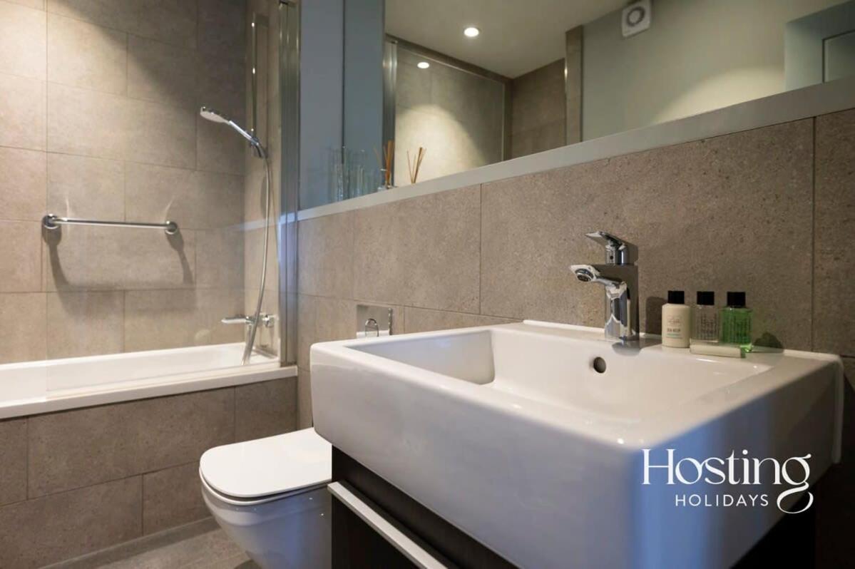 Stylish Luxury Apartment In The Centre Of Henley Екстер'єр фото