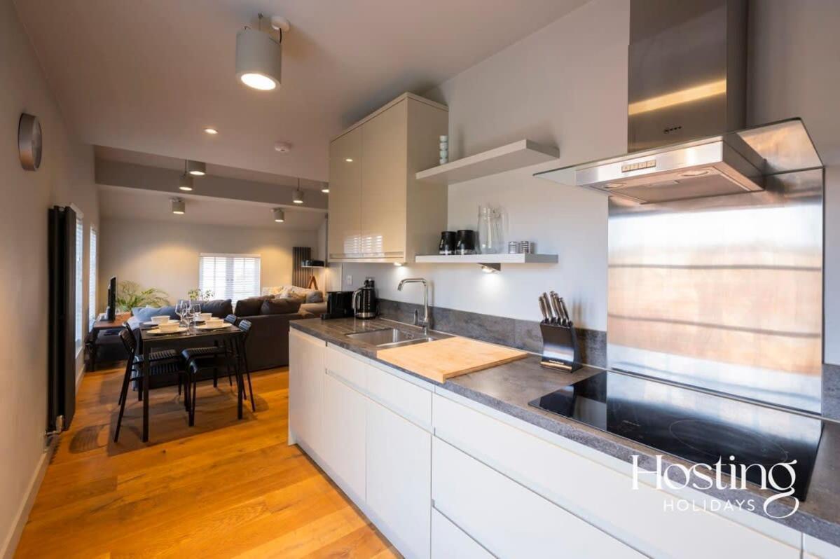 Stylish Luxury Apartment In The Centre Of Henley Екстер'єр фото